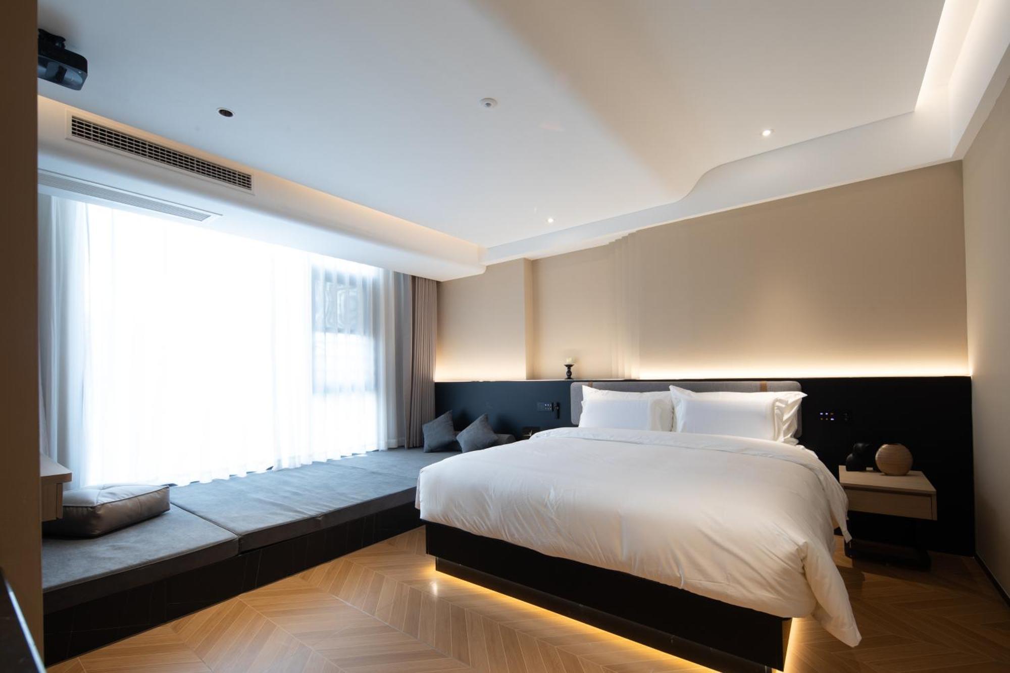 See You Soon At The Ritz Rose Summer Hotel Sanya Bagian luar foto