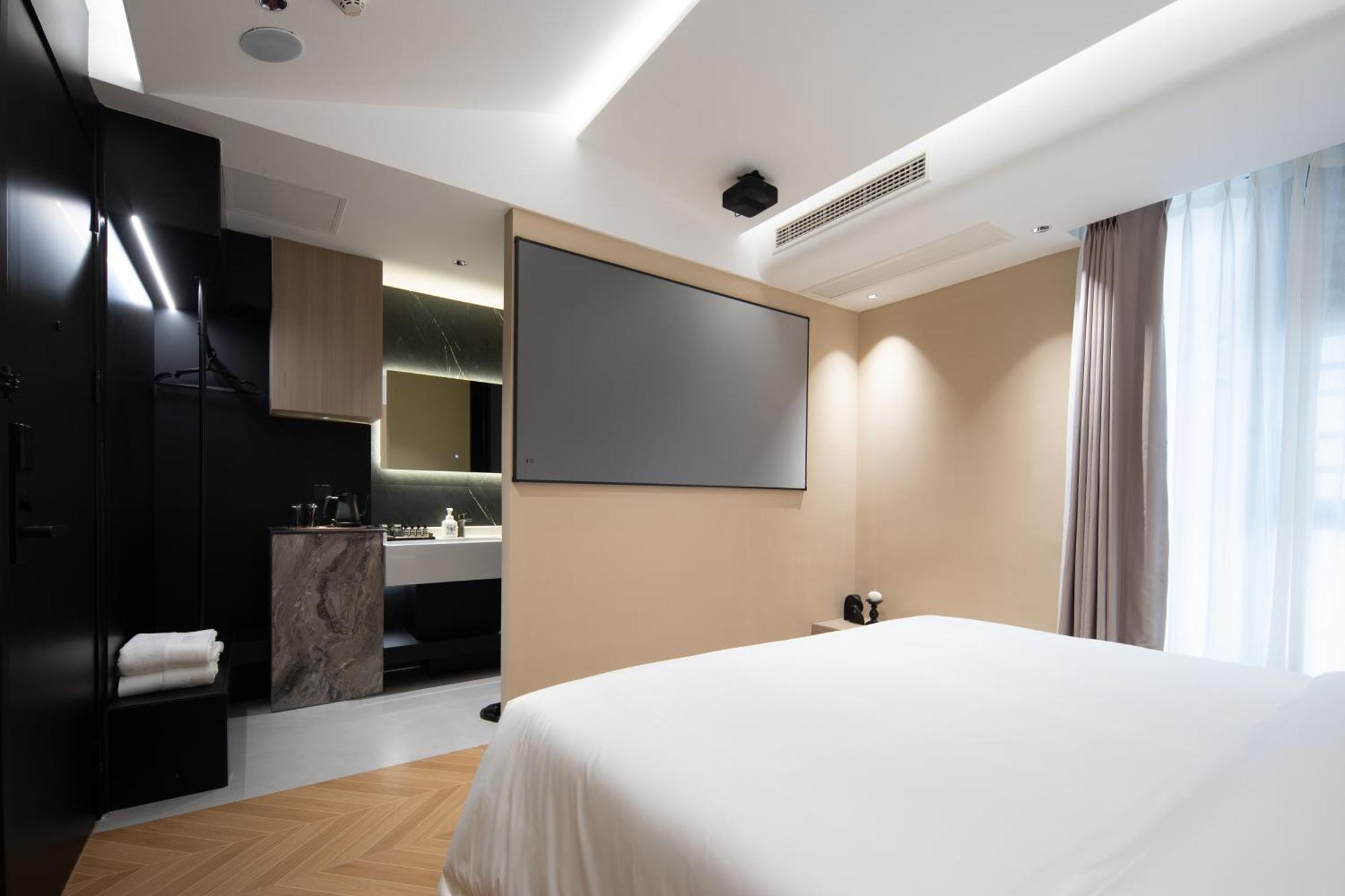 See You Soon At The Ritz Rose Summer Hotel Sanya Bagian luar foto