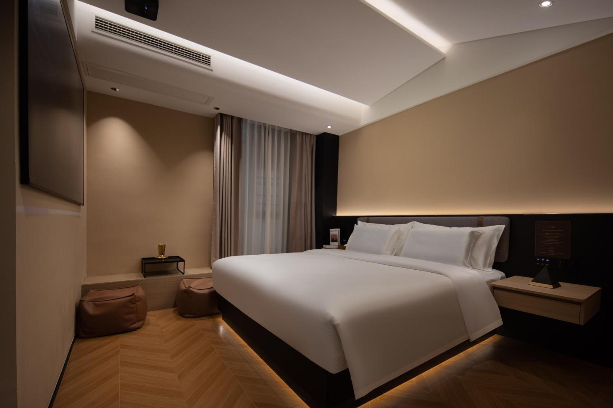 See You Soon At The Ritz Rose Summer Hotel Sanya Bagian luar foto