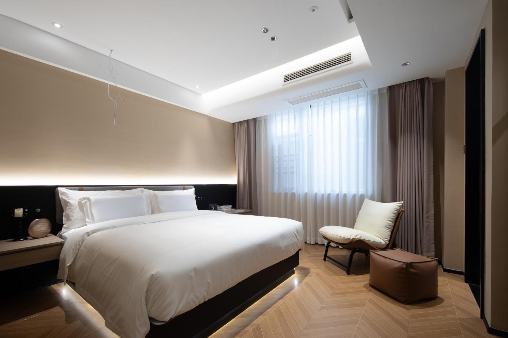 See You Soon At The Ritz Rose Summer Hotel Sanya Bagian luar foto