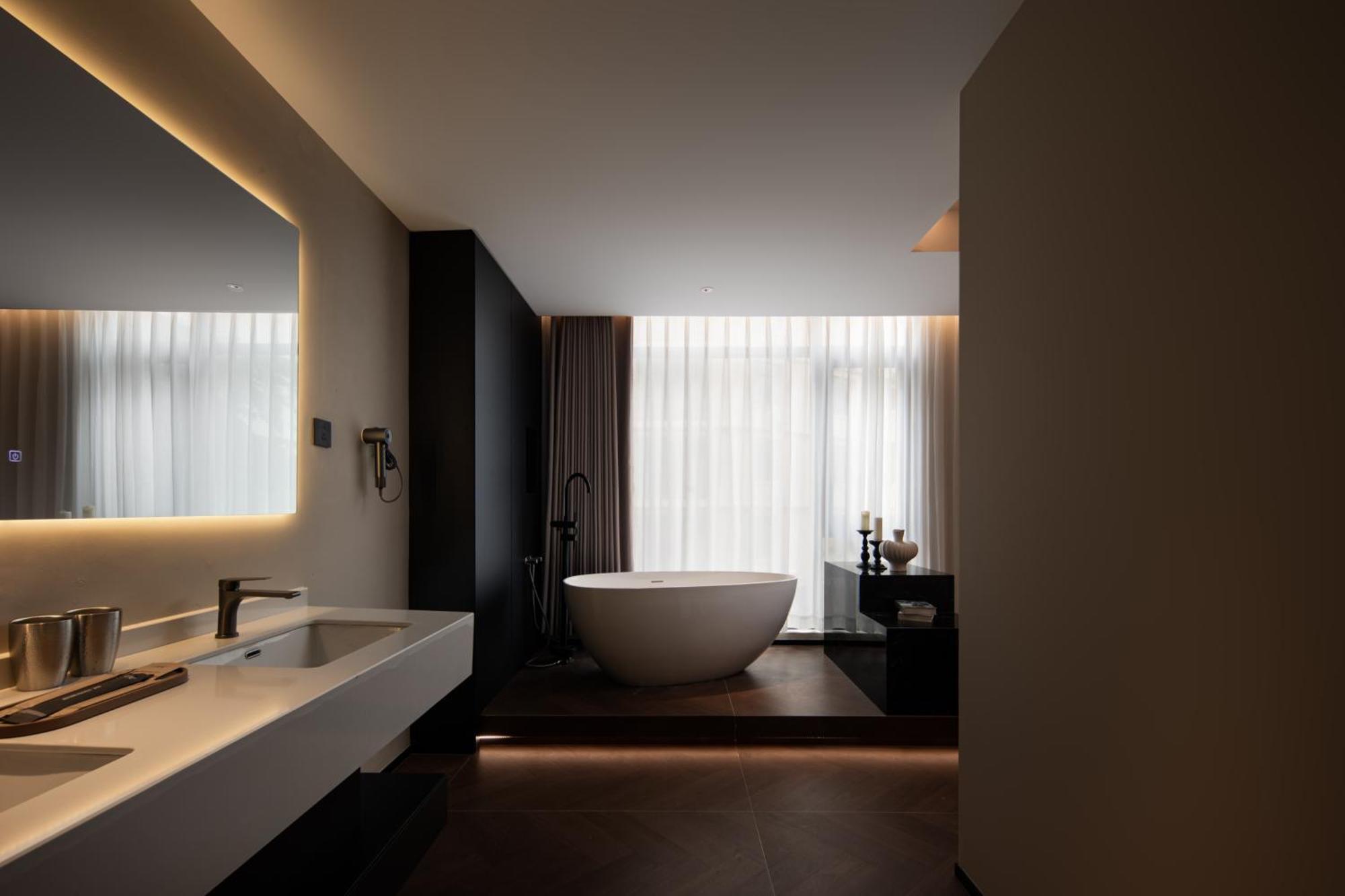 See You Soon At The Ritz Rose Summer Hotel Sanya Bagian luar foto