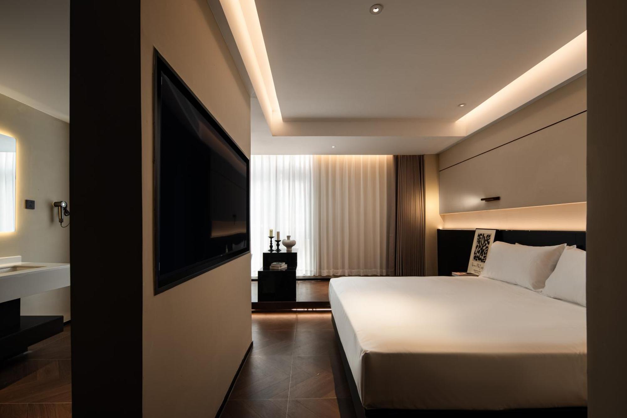 See You Soon At The Ritz Rose Summer Hotel Sanya Bagian luar foto